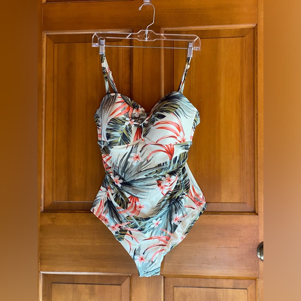 Kona Sol Women’s Swimsuit, size XL